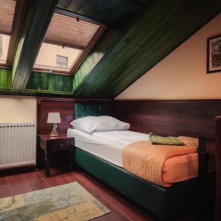 Shoemaker Irish Pub & Accommodation Kielce Exterior photo