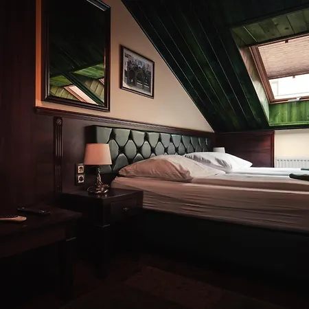 Shoemaker Irish Pub & Accommodation Kielce Exterior photo