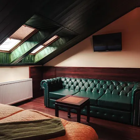 Shoemaker Irish Pub & Accommodation Kielce Exterior photo