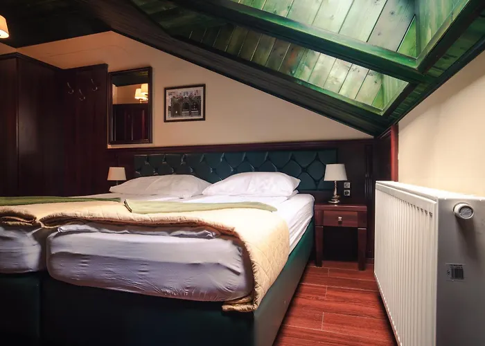 Shoemaker Irish Pub & Accommodation