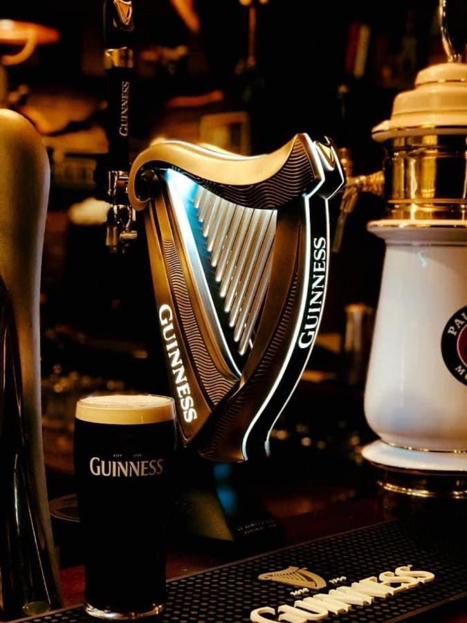 Shoemaker Irish Pub & Homestay