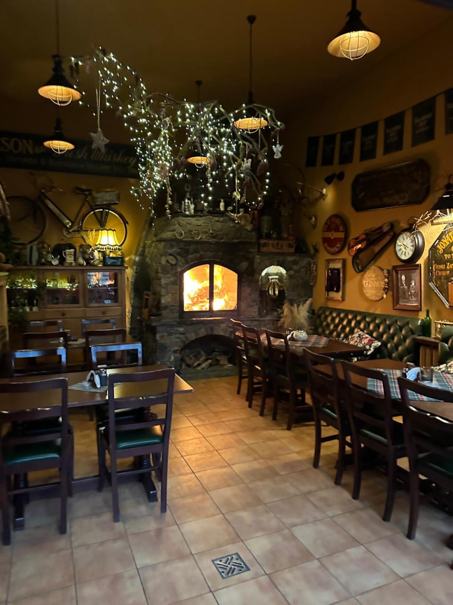 Homestay Shoemaker Irish Pub & Kielce