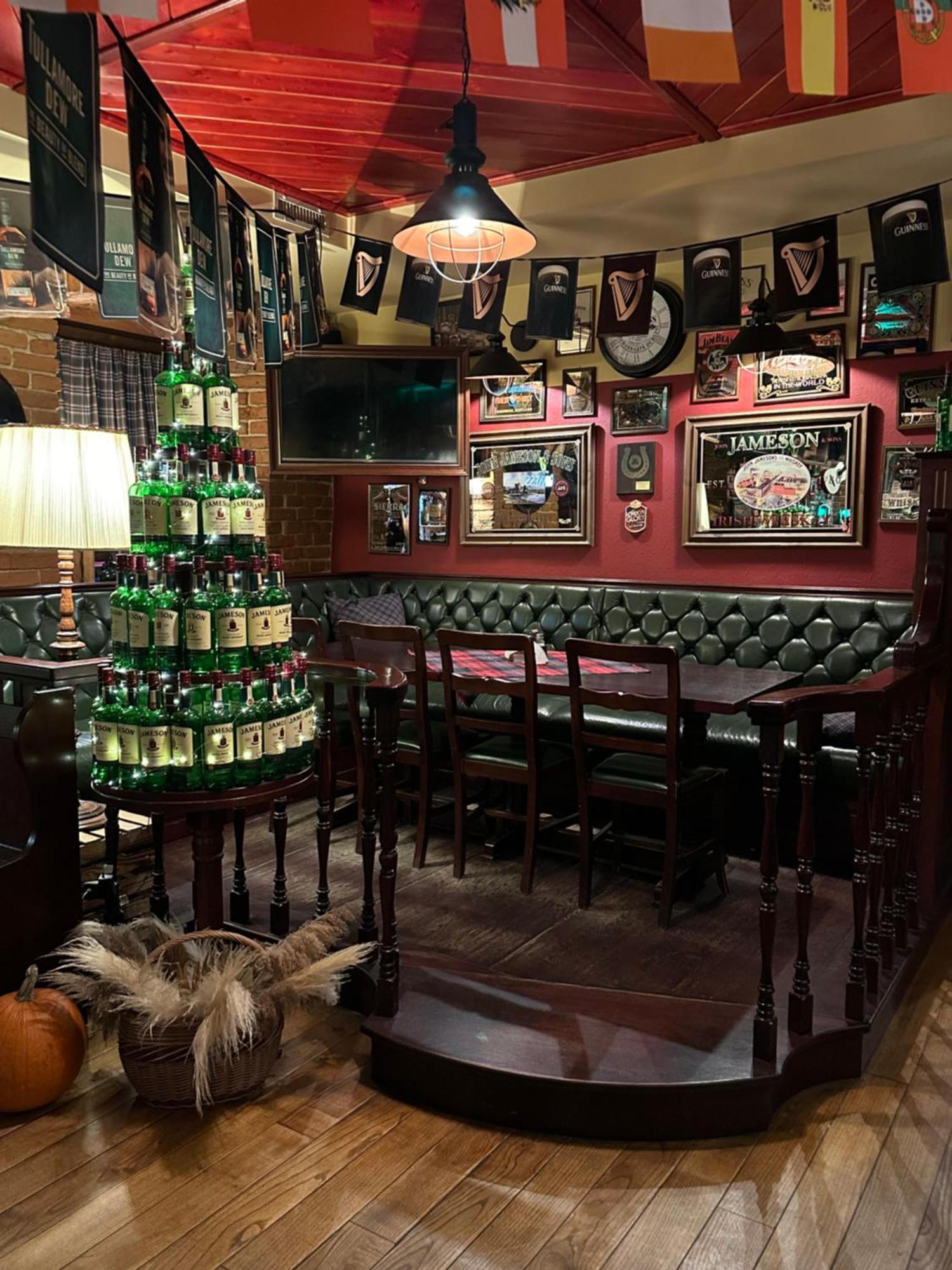 Shoemaker Irish Pub &