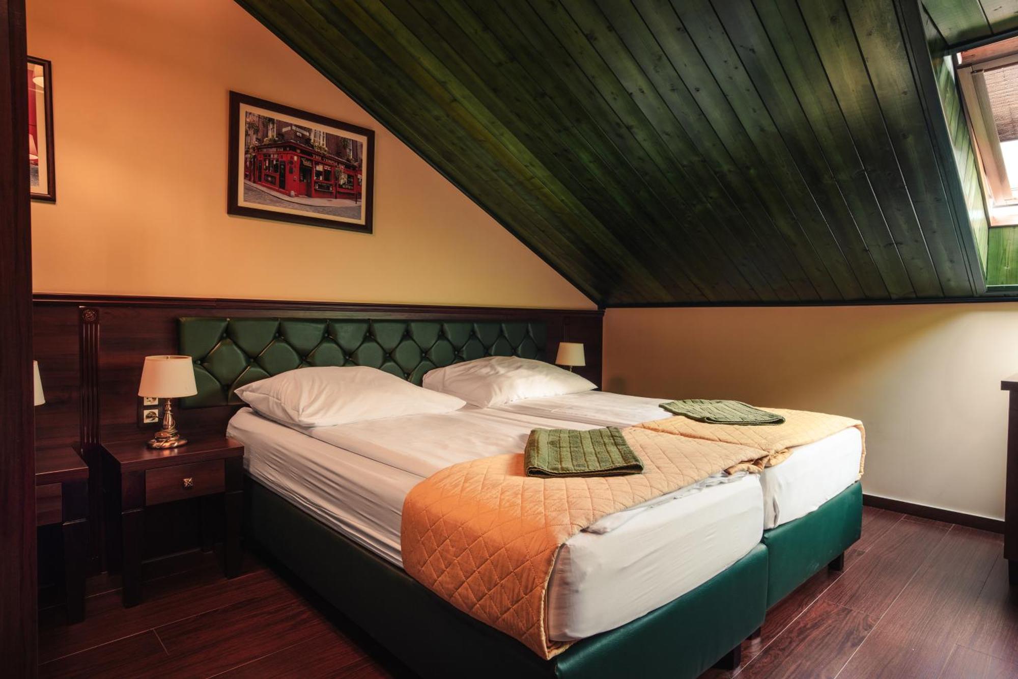Homestay Shoemaker Irish Pub & Kielce