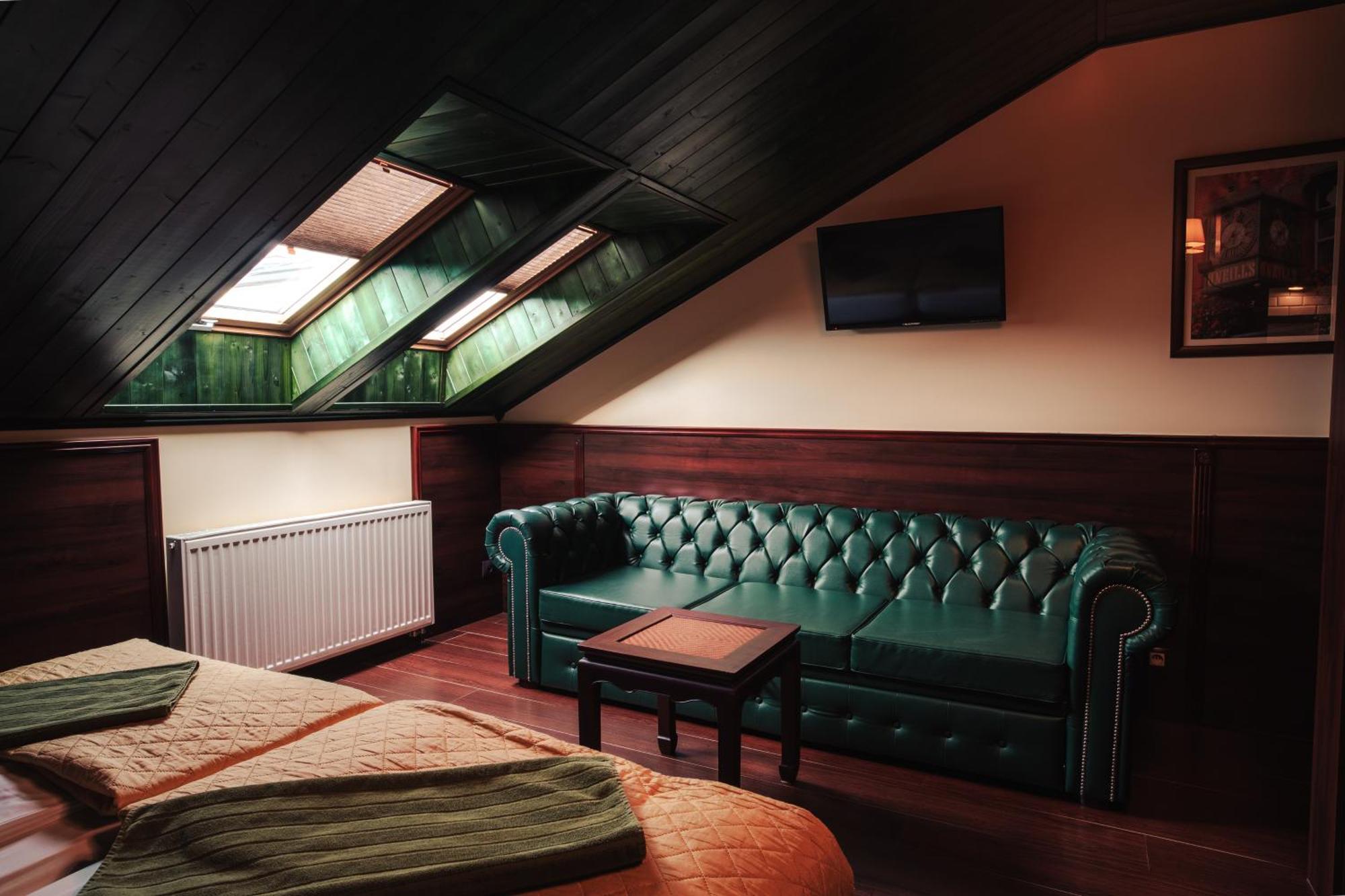 Shoemaker Irish Pub & Homestay *