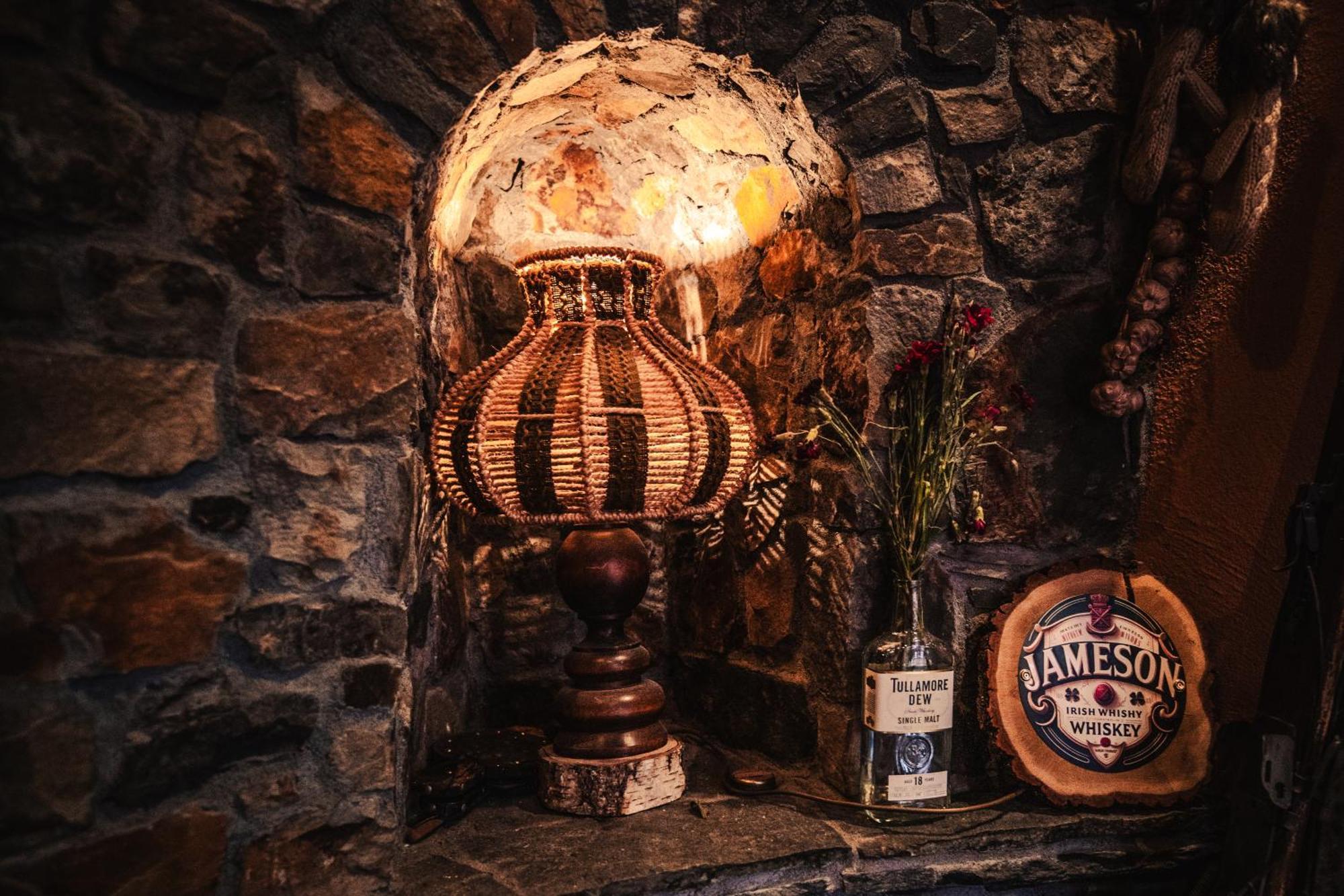 Shoemaker Irish Pub &